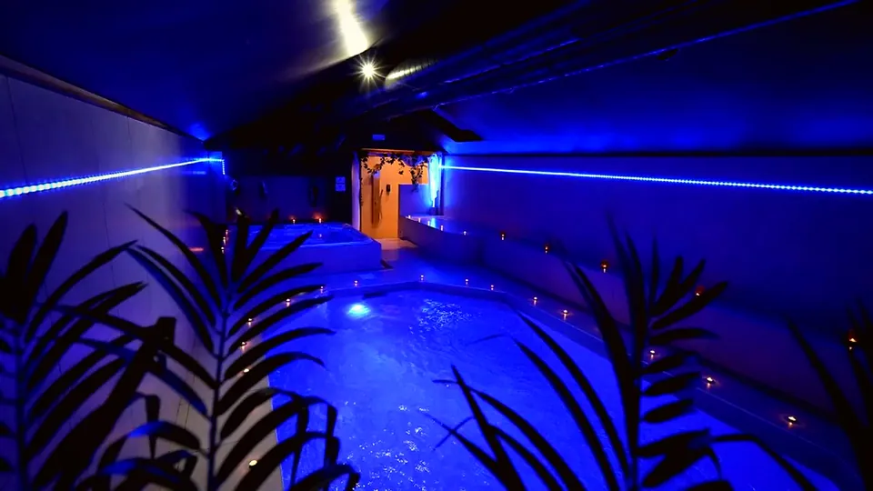 Spa Louise : piscine et jacuzzi privés