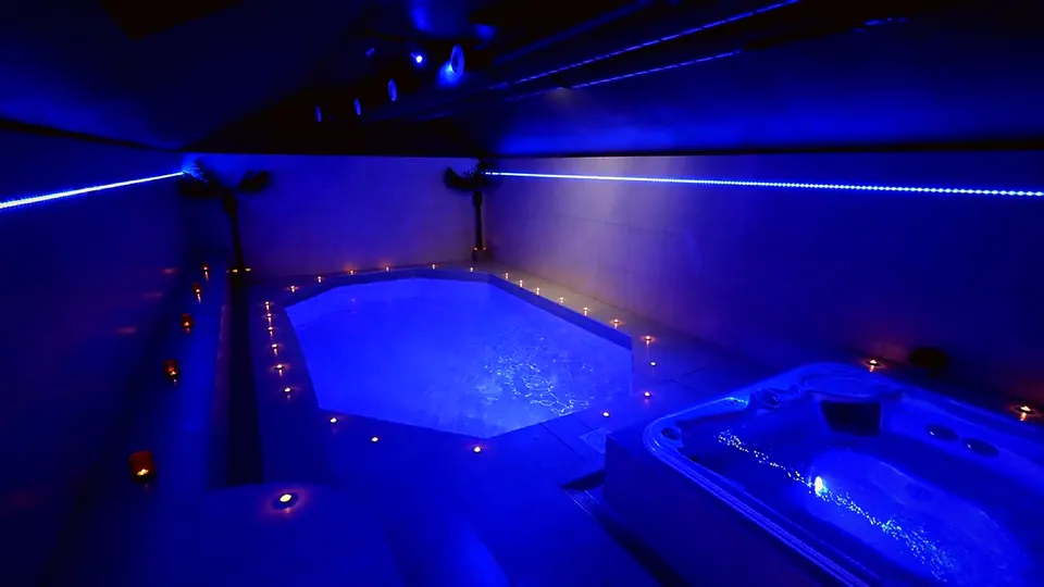 Spa Louise : piscine et jacuzzi privés